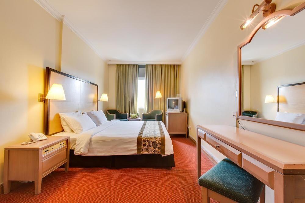 Rhr Hotel Каджанг Экстерьер фото