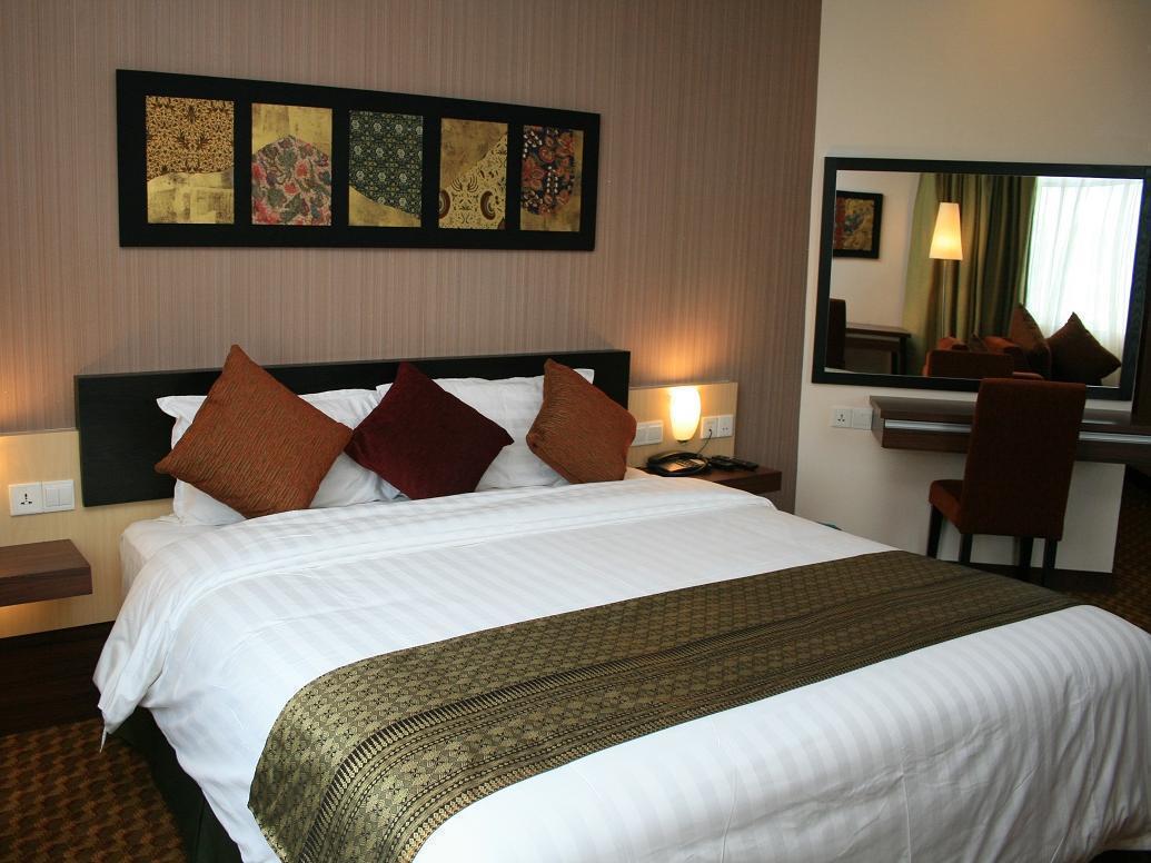 Rhr Hotel Каджанг Экстерьер фото